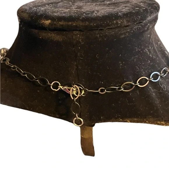 Hand crafted anatomical heart faux pearl necklace - Picture 6 of 9